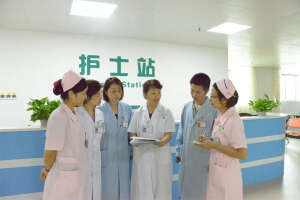 辅助生殖手术选择一个好的医院，可以有效的解决夫妻生育的难题